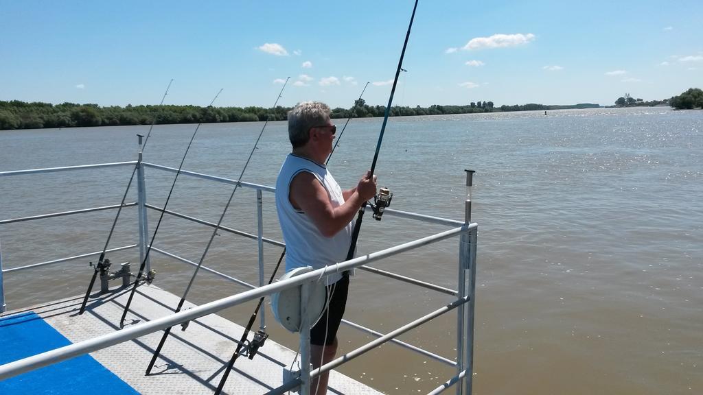 Отель Delta Pontoon Махмудия Экстерьер фото